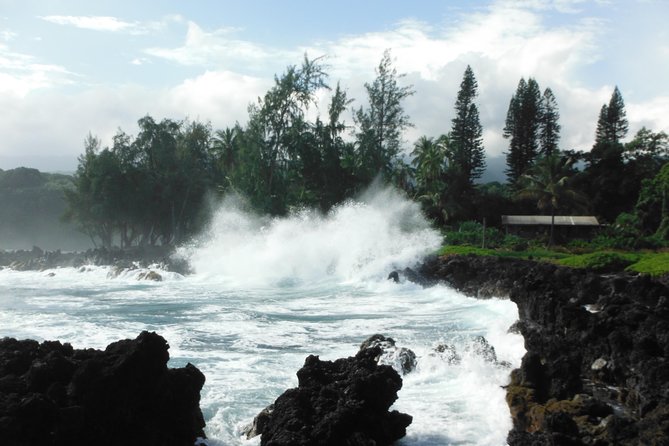 Maui: Road to Hana Luxury Limo-Van Tour with Helicopter Flight - Why the one-way Road to Hana plan works so well