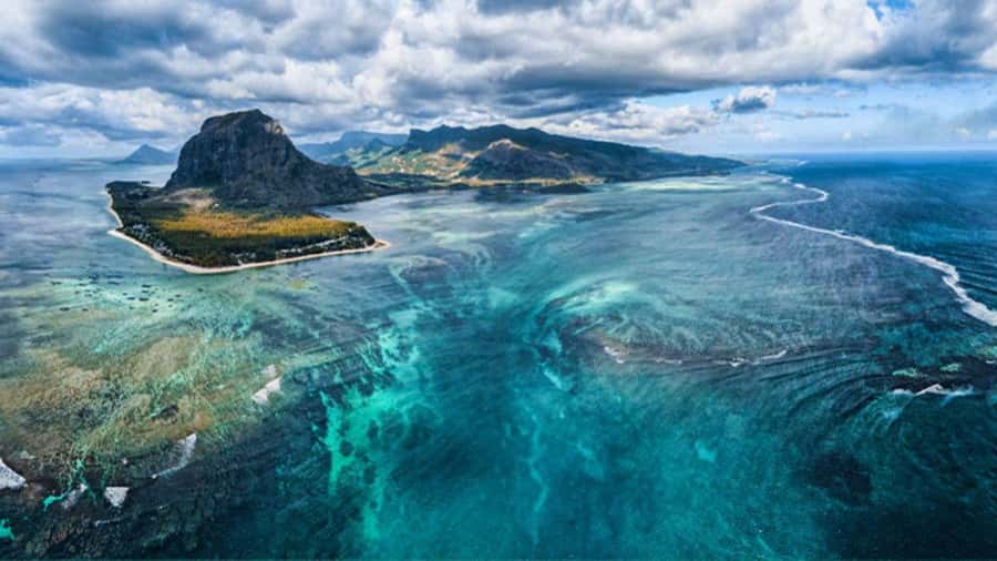 Mauritius: Scenic Helicopter Flight with Hotel Transfers - Tamarin and the search for dolphins