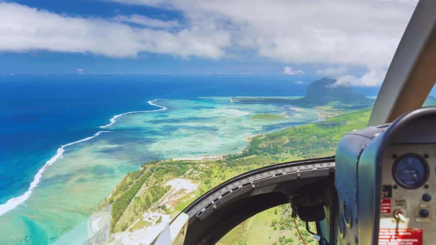Mauritius: Underwater waterfall by Helicopter tour - Why the Underwater Waterfall needs a helicopter view