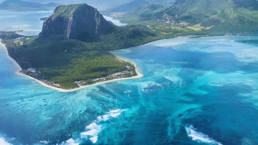 Mauritius: Underwater waterfall by Helicopter tour - Starting at Sir Seewoosagur Ramgoolam International Airport