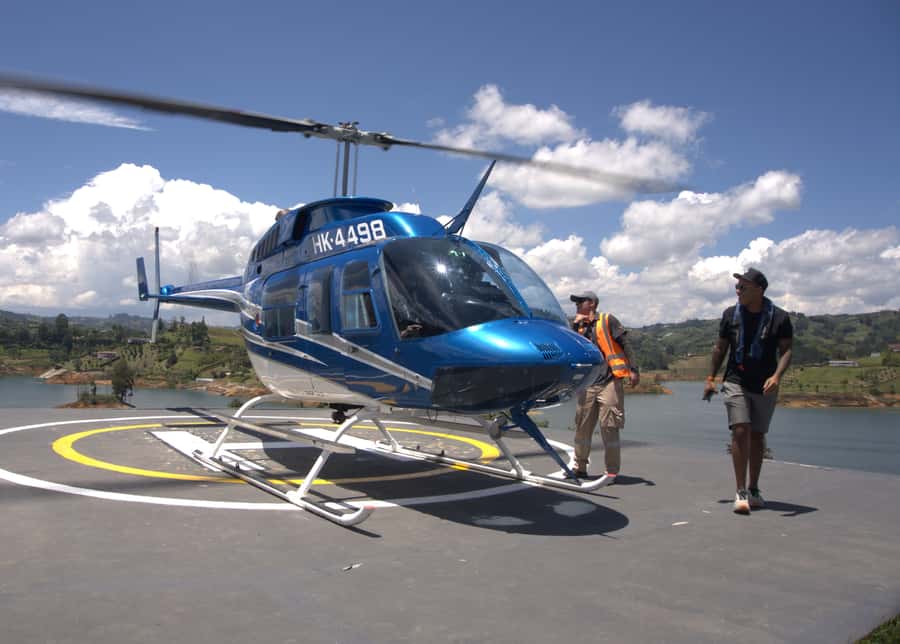 Medellín: Guatapé Private Tour with Helicopter & Boat Ride - The helicopter flight over Guatapé Lake