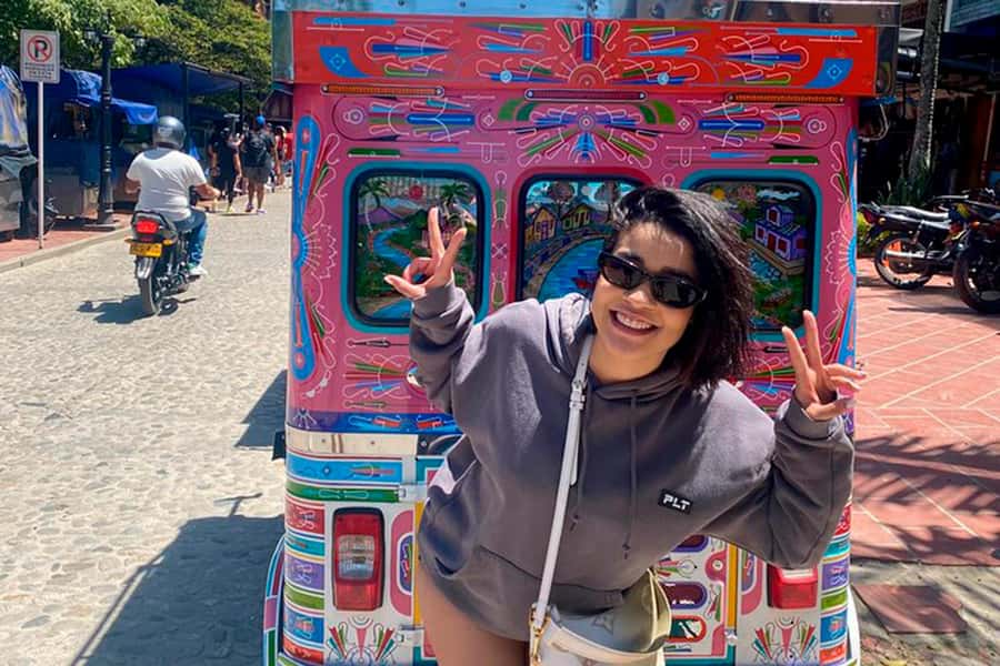 Medellín: Guatapé Private Tour with Helicopter & Boat Ride - Climbing La Piedra, about 700 steps