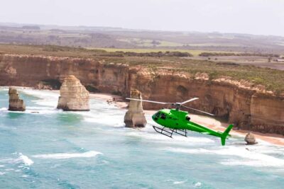 Melbourne: Private Helicopter Flight to the 12 Apostles