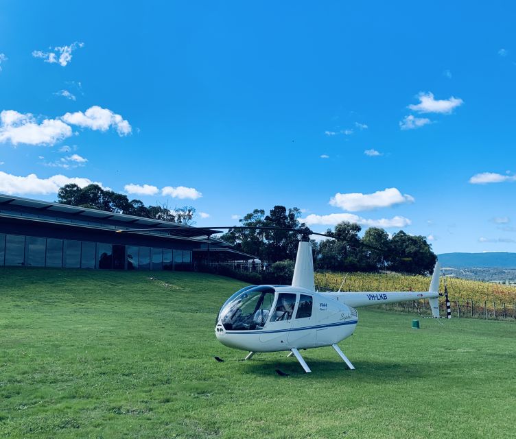 Melbourne: Private Yarra Valley Winery Lunch by Helicopter - What the pilot adds to the outing