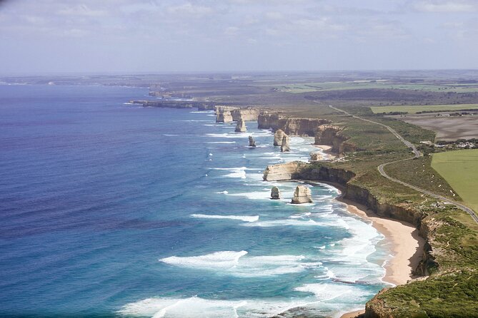 Melbourne to 12 Apostles VIP Helicopter Tour (1 hour Flight) - The return flight over Loch Ard Gorge and the coast