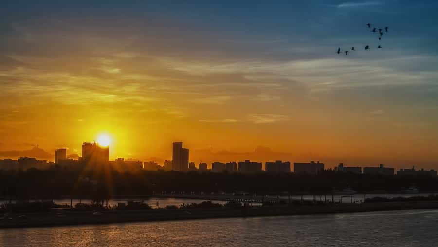 Miami: Private Sunset Helicopter Tour - Why sunset changes the whole Miami view