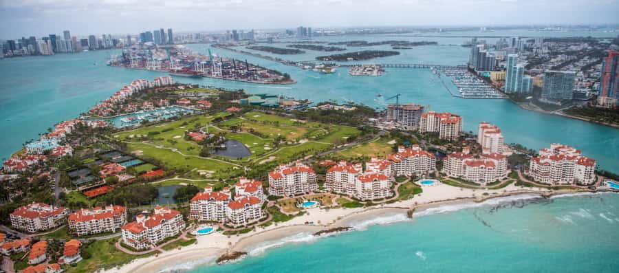 Miami: Private Sunset Helicopter Tour - Downtown Miami and Brickell at the finish