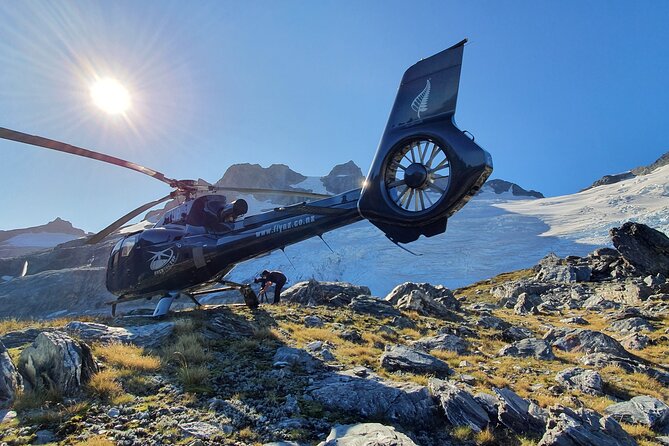 Milford and Fiordland Highlights Tour by Helicopter from Queenstown - A remote West Coast beach landing