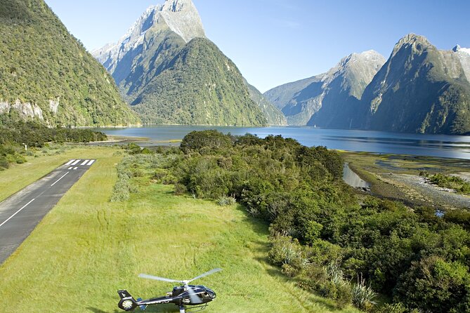 Milford and Fiordland Highlights Tour by Helicopter from Queenstown - The alpine glacier landing