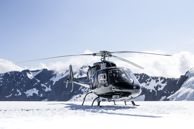 Milford and Fiordland Highlights Tour by Helicopter from Queenstown - Shared or private helicopter?
