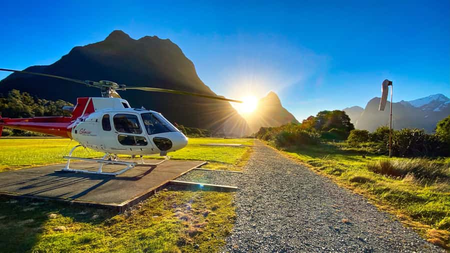 Milford Sound Extended Helicopter Flight & 3 Landings - Why this helicopter flight covers so much of Fiordland