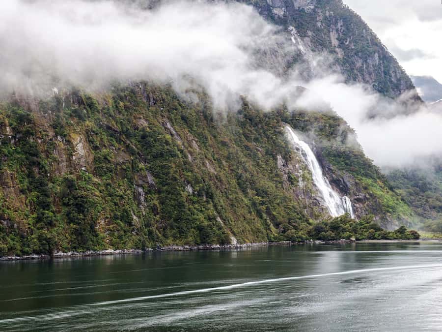 Milford Sound Panoramic Helicopter Tour | 50-Min Experience - Returning to Glenorchy by a different view