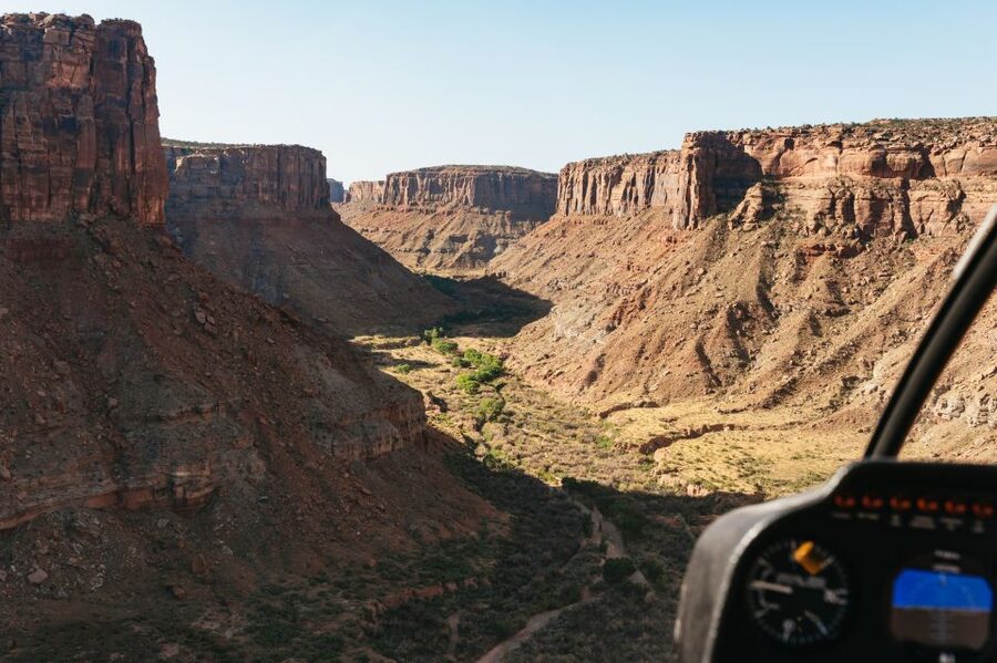 Moab: Corona Arch Canyon Run Helicopter Tour - Why this short flight covers so much of Moab