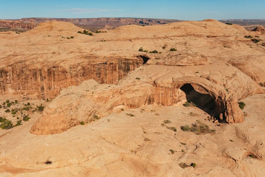 Moab: Corona Arch Canyon Run Helicopter Tour - Determination Towers and Gemini Bridges from above