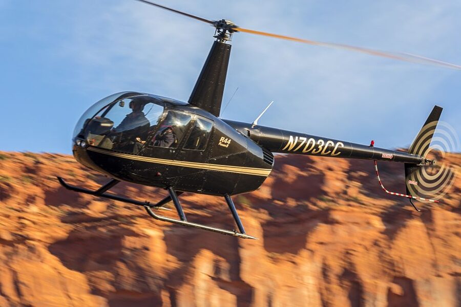 Moab: Grand Helicopter Tour - Kane Creek Canyon from above and below the rim