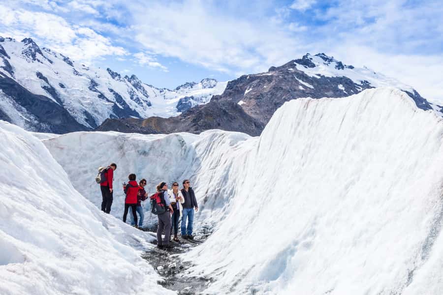 Mount Cook: 3 Hour Heli Hike to the Tasman Glacier - What your guide adds to the experience
