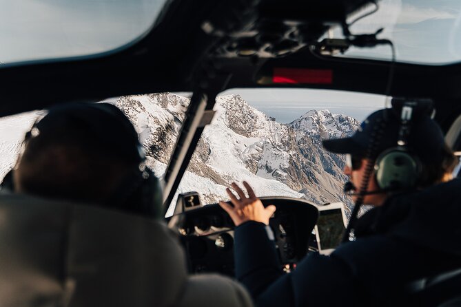 Mount Cook Alpine Explorer Helicopter Flight with Alpine Landing - Landing in Aoraki Mount Cook National Park