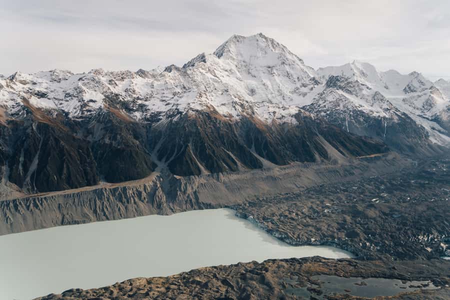 Mount Cook: Helicopter Flight with Alpine Landing - Crossing the Liebig Mountain Range
