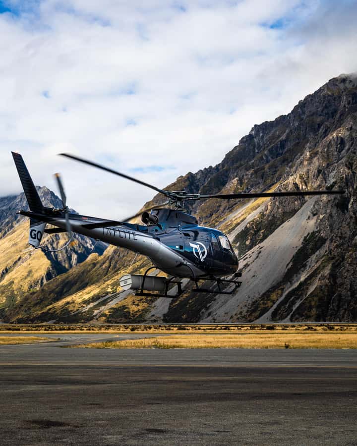 Mount Cook: Ski Plane and Helicopter Glacier Combo Flight - Comparing the ski plane and helicopter