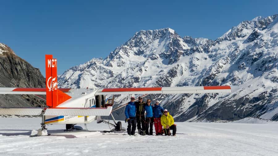 Mount Cook: Ski Plane and Helicopter Glacier Combo Flight - Who will enjoy this flight most