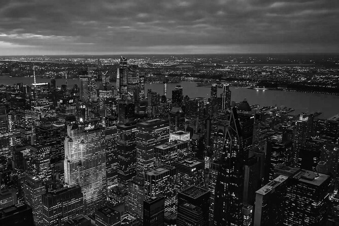 New York City Night Lights Helicopter Tour from New Jersey - Why the small cabin matters