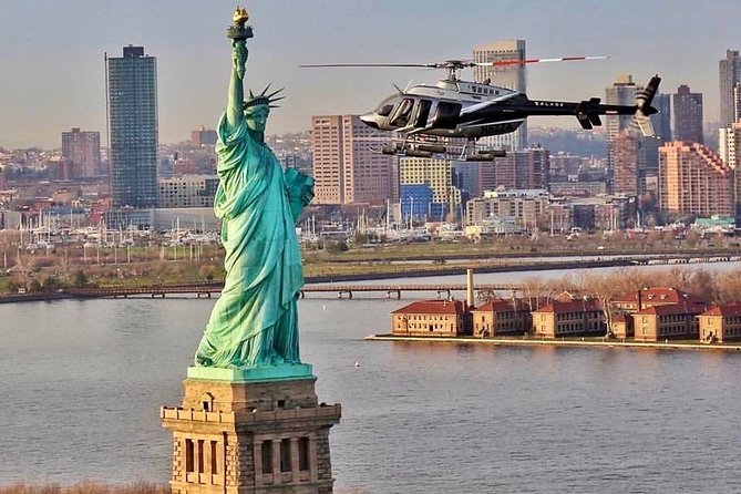 New York Manhattan Scenic Helicopter Tour - What the six-passenger cabin is really like