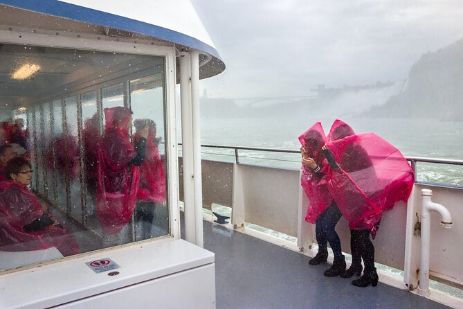 NF USA - Luxury Helicopter Tour with Maid of the Mist & Lunch - What the guide adds to a busy day
