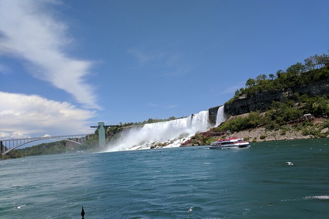 Niagara Falls Canada: Helicopter + Boat + Lunch & more US Pick-up - Maple Leaf Place supplies lunch and a sweet pause