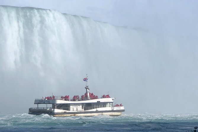 Niagara Falls Canada: Helicopter + Boat + Lunch & more US Pick-up - The helicopter flight gives you the widest view