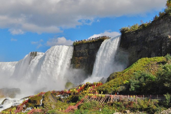 Niagara Falls USA Premium Tour: Helicopter & Maid of the Mist - The helicopter flight puts Niagara in context