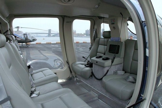 NY Helicopter Tour: Manhattan Highlights (Heliport fees Incl.) - Midtown towers and the central city view
