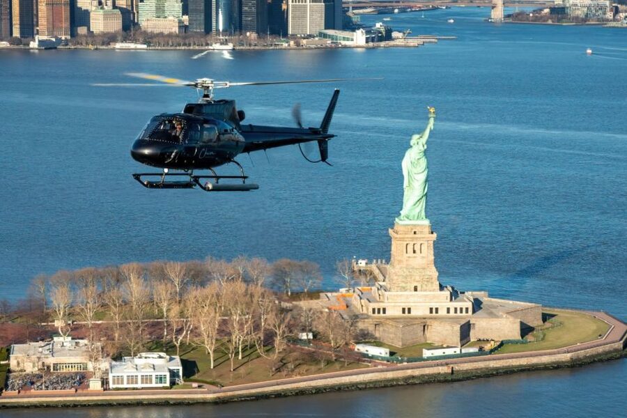 NYC: Big Apple Helicopter Tour - Pier 6: start across the river from Manhattan