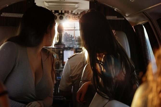 One hour Aerial Tour of Toronto and Niagara Falls with iflyTOTO - Toronto and Niagara Falls from one small plane