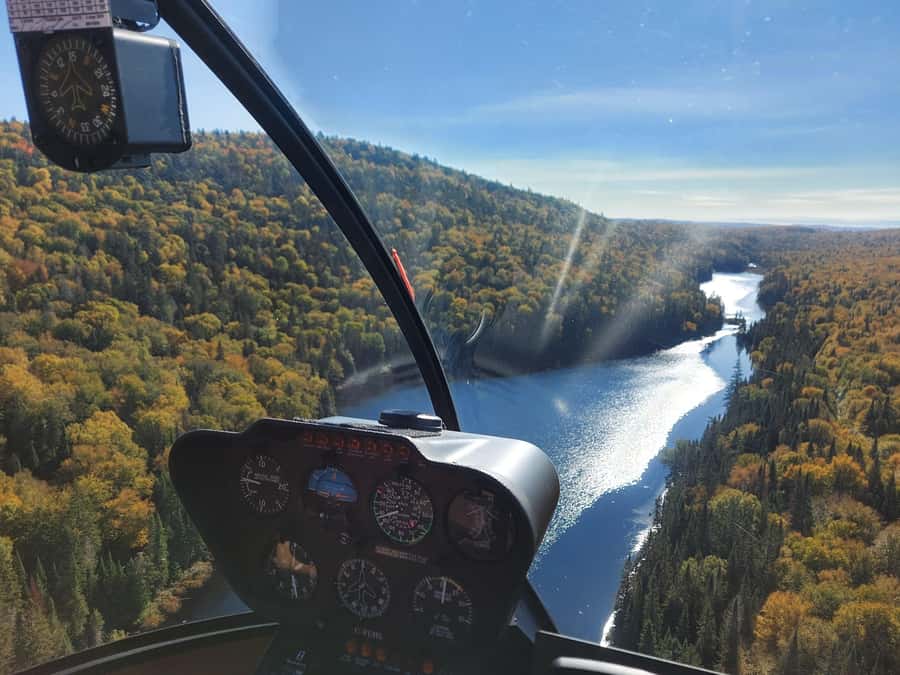 Ottawa: Panoramic helicopter flight (Gatineau Park + downtown) - Choosing between 10, 20, and 30 minutes