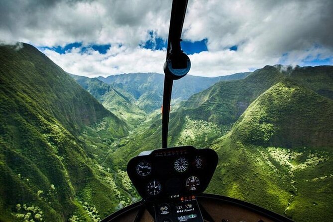Path to Pali Passage - 30 Min Helicopter Tour - Doors Off or On - Passing through Nuʻuanu Pali