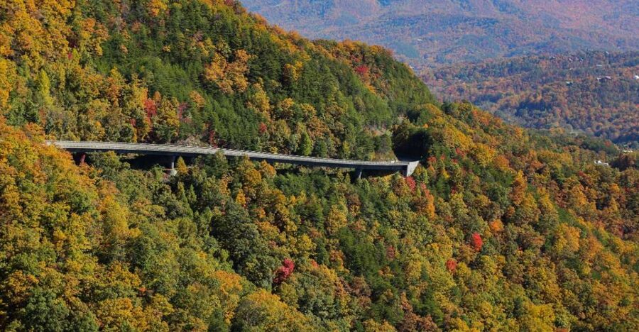 Pigeon Forge: Wears Valley Helicopter Tour - Crossing Pigeon Forge and Pine Mountain