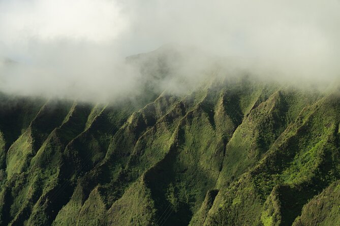 Private 60 Minutes Helicopter Tour in Honolulu - Mountains, valleys, and waterfalls