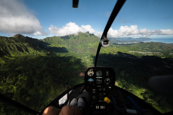 Private 60 Minutes Helicopter Tour in Honolulu - Honolulu’s center, Punch Bowl, and the H-3 corridor