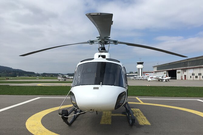 Private helicopter flight to Stockhorn mountain, with view to the Swiss Alps - Lake Thun’s Blue-Green Colors From Above