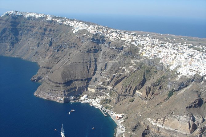Private Helicopter Tour Santorini 20 minutes - up to 4 passengers - Akrotiri Lighthouse and the southern tip
