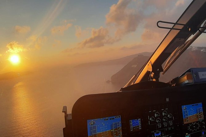 Private Helicopter Tour Santorini 30 minutes - up to 4 passengers - What the private format changes