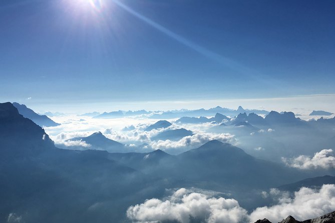 Private helicopter tour to Jura and Seeland - a beautiful sightseeing flight - A fast route from Bern to the Jura