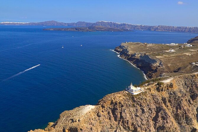 Private Helicopter Transfer from Mykonos to Santorini - A Private Window on the Cyclades