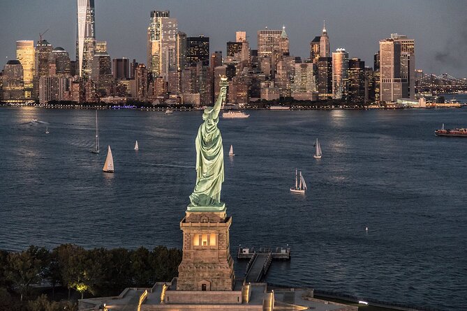 Private Romantic NYC Helicopter Scenic Charter with Champagne - What the pilot adds to the experience