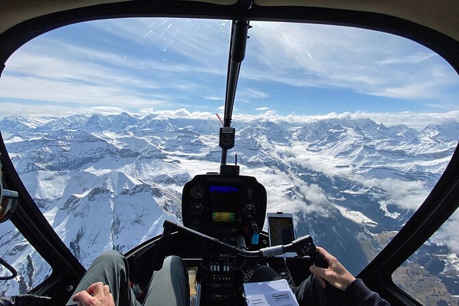 Private Swiss Alps helicopter tour over snow covered mountain peaks and glaciers - What the 42 minutes feels like