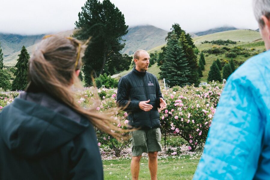 Queenstown: Helicopter Flight and Gin Tasting Tour - Why this Queenstown gin tour feels different