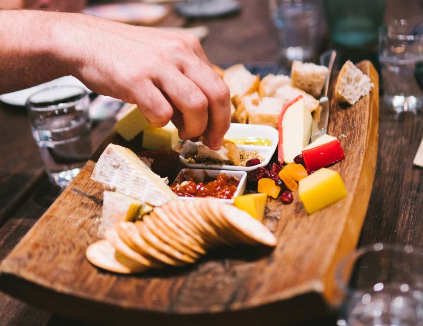 Queenstown: Helicopter Flight and Gin Tasting Tour - Three tasting stops, three ways to enjoy local spirits