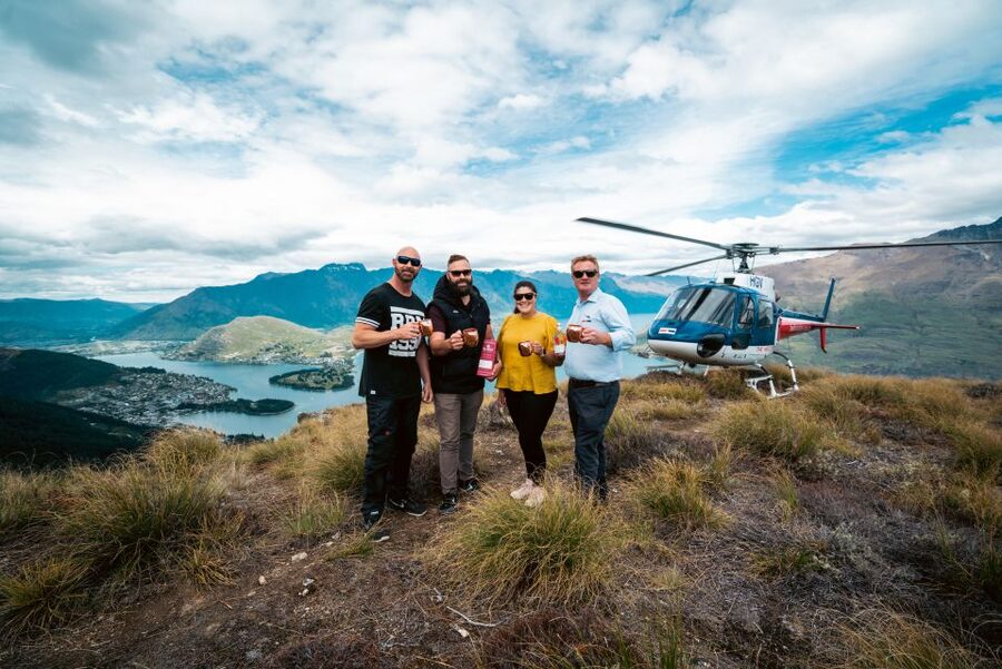 Queenstown: Helicopter Flight and Gin Tasting Tour - Arrowtown and Arthurs Point by premium van