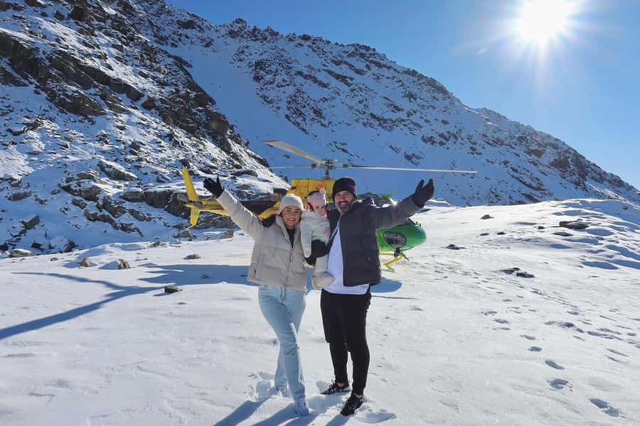 Queenstown Helicopter Flight with Snow Landing | 30 mins - The alpine snow landing