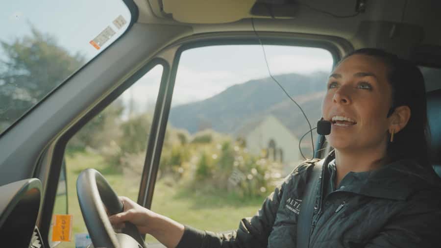 Queenstown: Helicopter & Wine Tasting Tour - The guide makes the difference